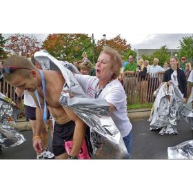 Human Body Hypothermia Lifesaving Emergency Blanket In Outdoor Field (Option: PETsilver 2pcs-140X210CM)